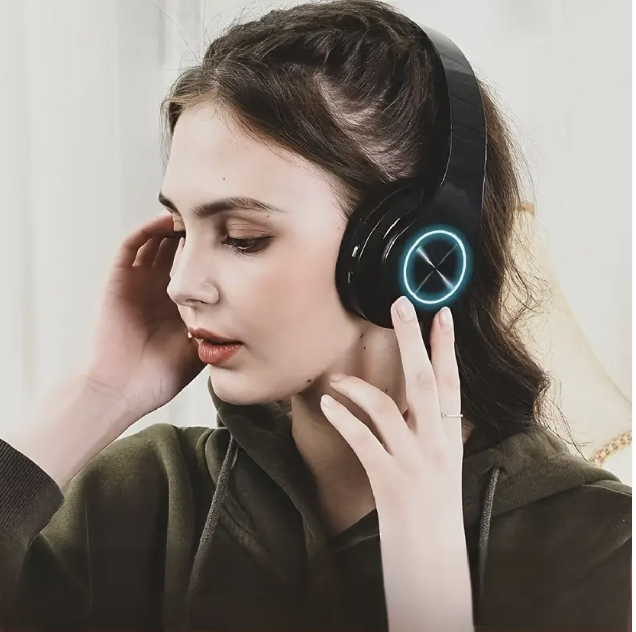 Black Wireless Noise-Canceling Headphones Foldable - Image 7